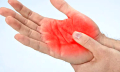 10 přírodních léků na bolest rukou a zápěstí